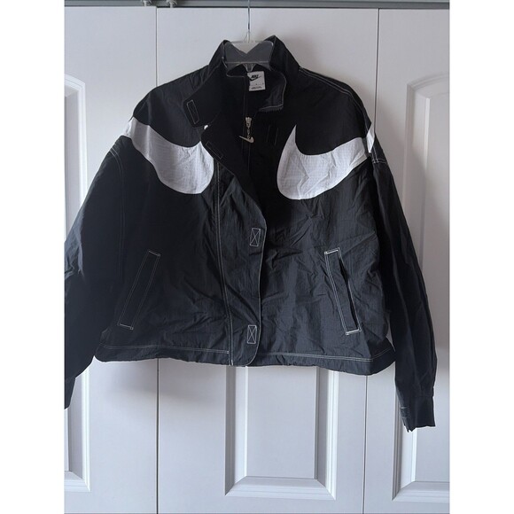 Nike Women’s Swoosh Repel Woven Oversized Jacket Size Medium New With Tags - Picture 2 of 7